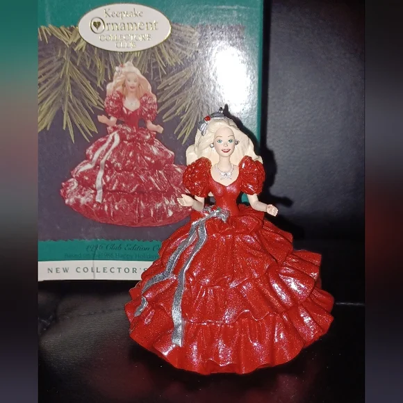 Hallmark Keepsake Ornament 1996 Based on Vintage 1988 Happy Holiday Barbie - Picture 3 of 5